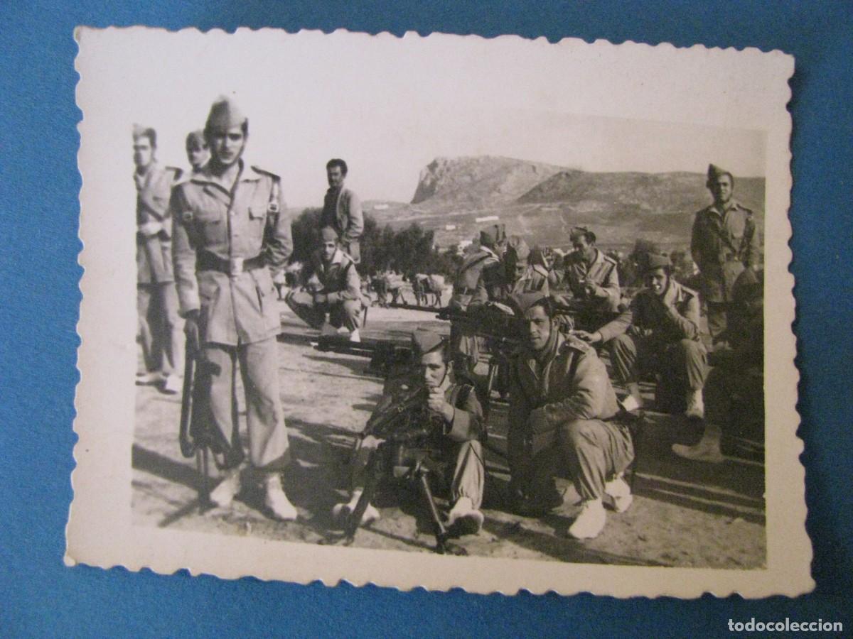 Militaria: FOTO DE LEGIONARIOS. A&Ntilde;OS 50 O 60. 8,5X6,5 CM.