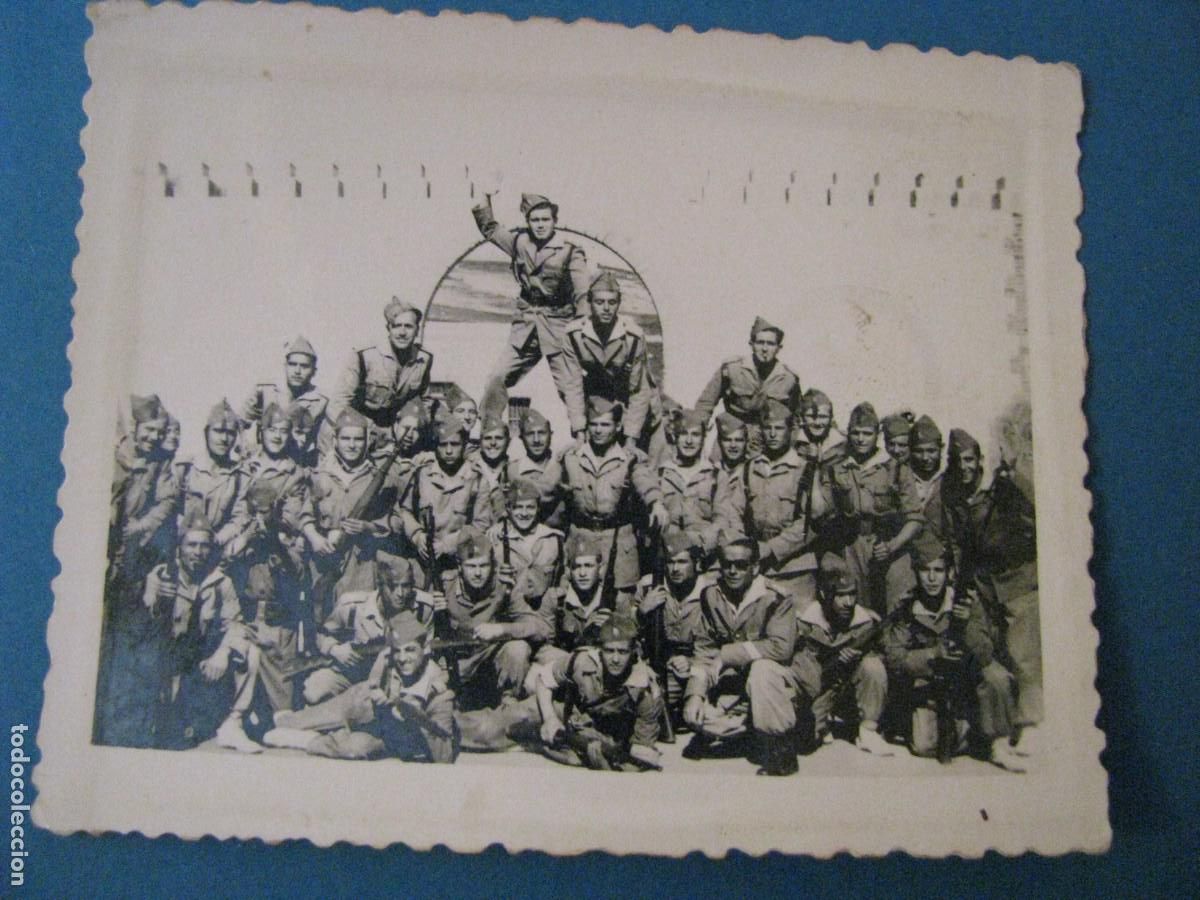Militaria: FOTO DE LEGIONARIOS. A&Ntilde;OS 50 O 60. 8,5X6,5 CM.