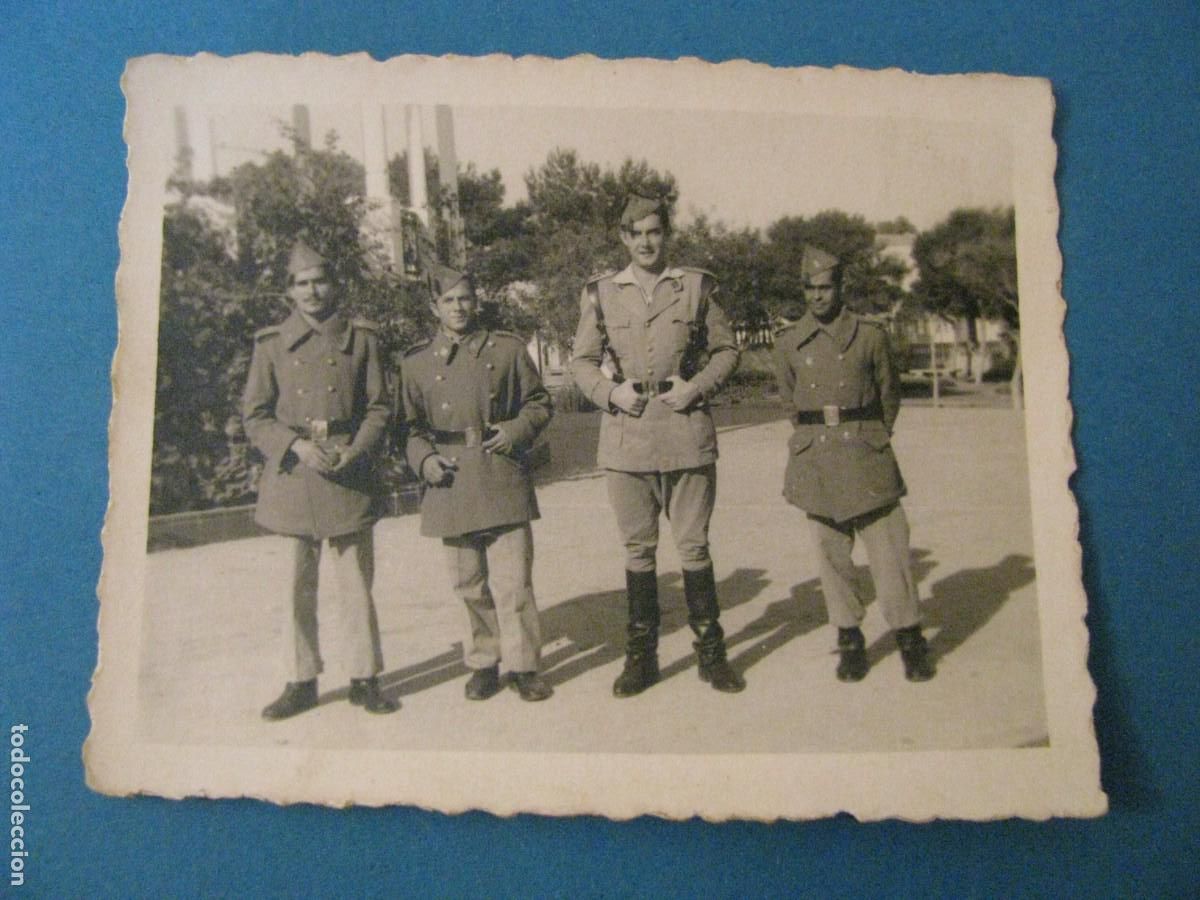 Militaria: FOTO DE LEGIONARIOS. A&Ntilde;OS 50 O 60. 8,5X6,5 CM.