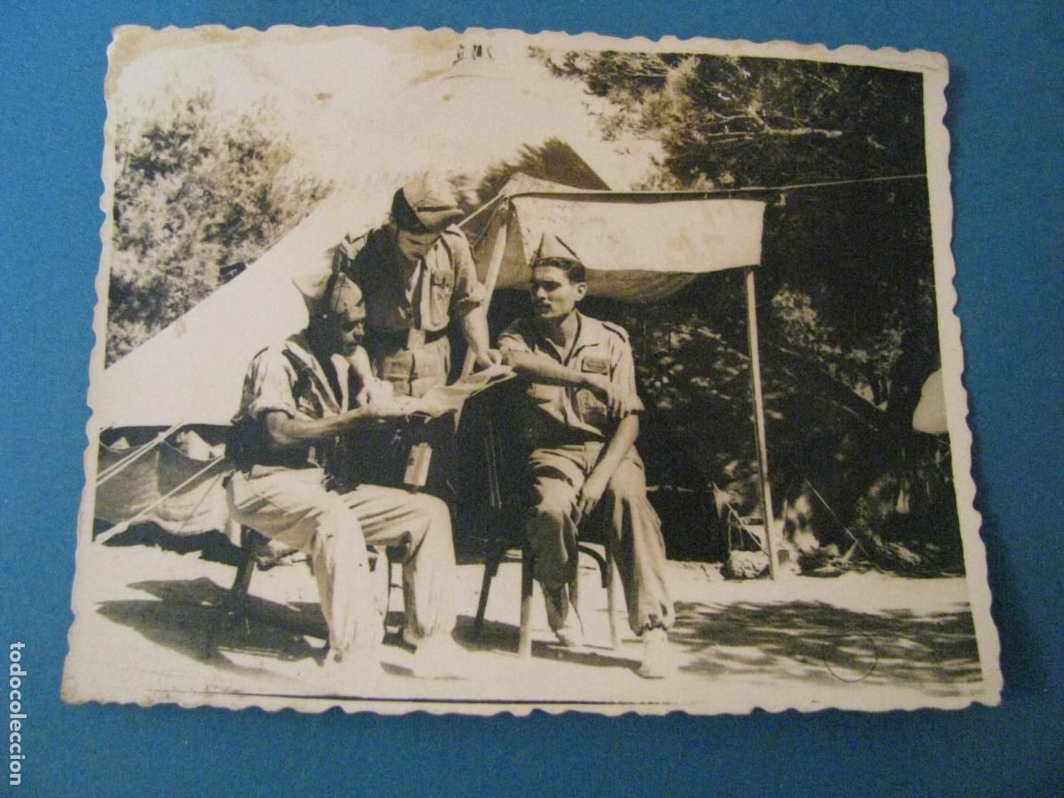Militaria: FOTO DE LEGIONARIOS. A&Ntilde;OS 50 O 60. 8,5X6,5 CM