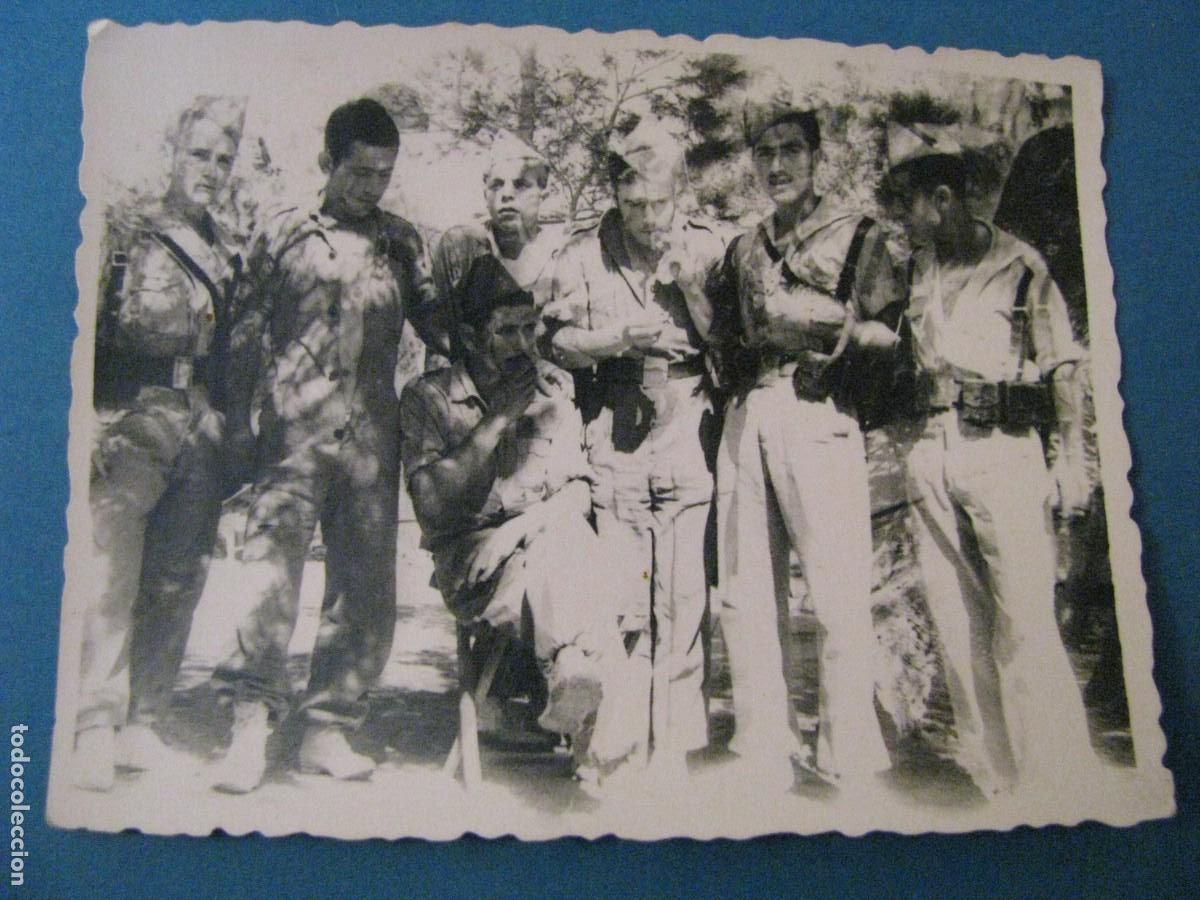 Militaria: FOTO DE LEGIONARIOS. A&Ntilde;OS 50 O 60. 8,5X6,5 CM.