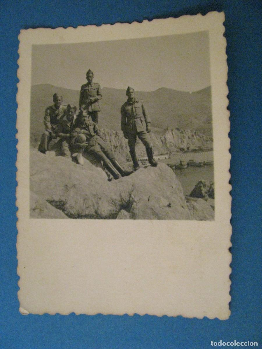 Militaria: FOTO DE LEGIONARIOS. A&Ntilde;OS 50 O 60. 8,5X6 CM. VILLA SANJURJO.