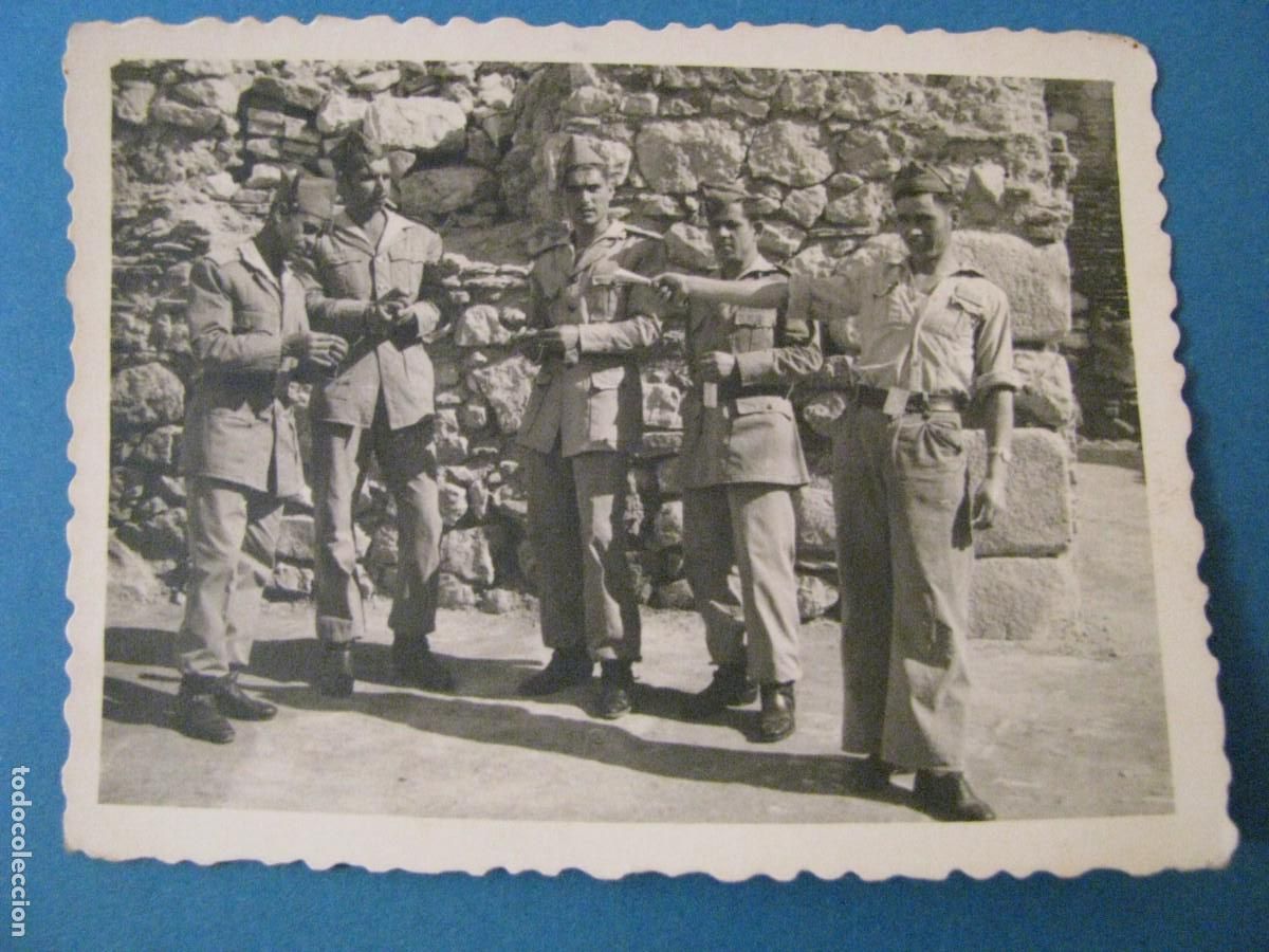 Military Antiques: FOTO DE LEGIONARIOS. A&Ntilde;OS 50 O 60. 8,5X6,5 CM.