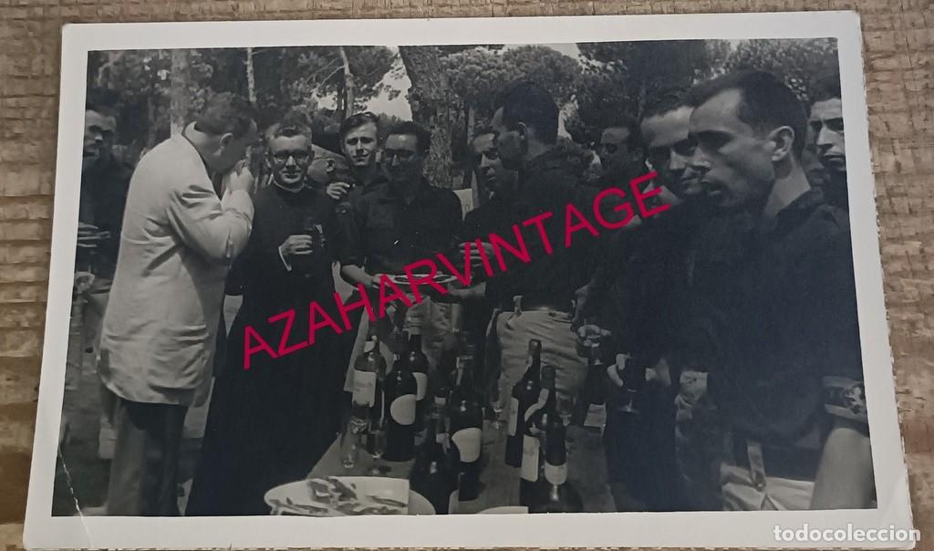 Military Antiques: ANTIGUA FOTOGRAFIA MANDOS EN UN CAMPAMENTO DE FALANGE, RARA, 140X90MM