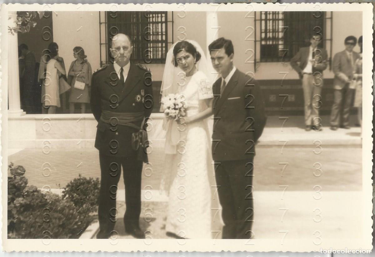 Militaria: POLICIA NACIONAL CONDECORADO EN TRAJE DE GALA PROCEDENTE DE CAMAS 17CM L49