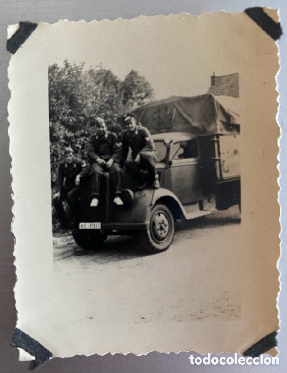 Militaria: Fotograf&iacute;a de un cami&oacute;n y tropa alemana de la Luftwaffe IIWW - ORIGINAL 100%