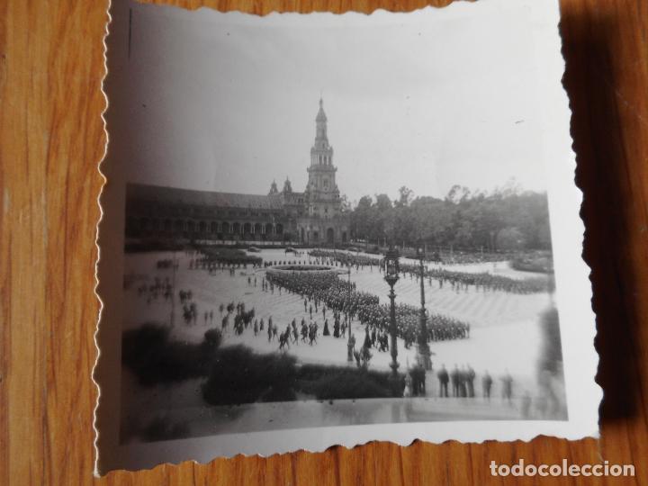 Militaria: ANTIGUA FOTOGRAFIA DESFILE MILITAR DE LA VICTORIA. PLAZA DE ESPA&Ntilde;A SEVILLA 1941