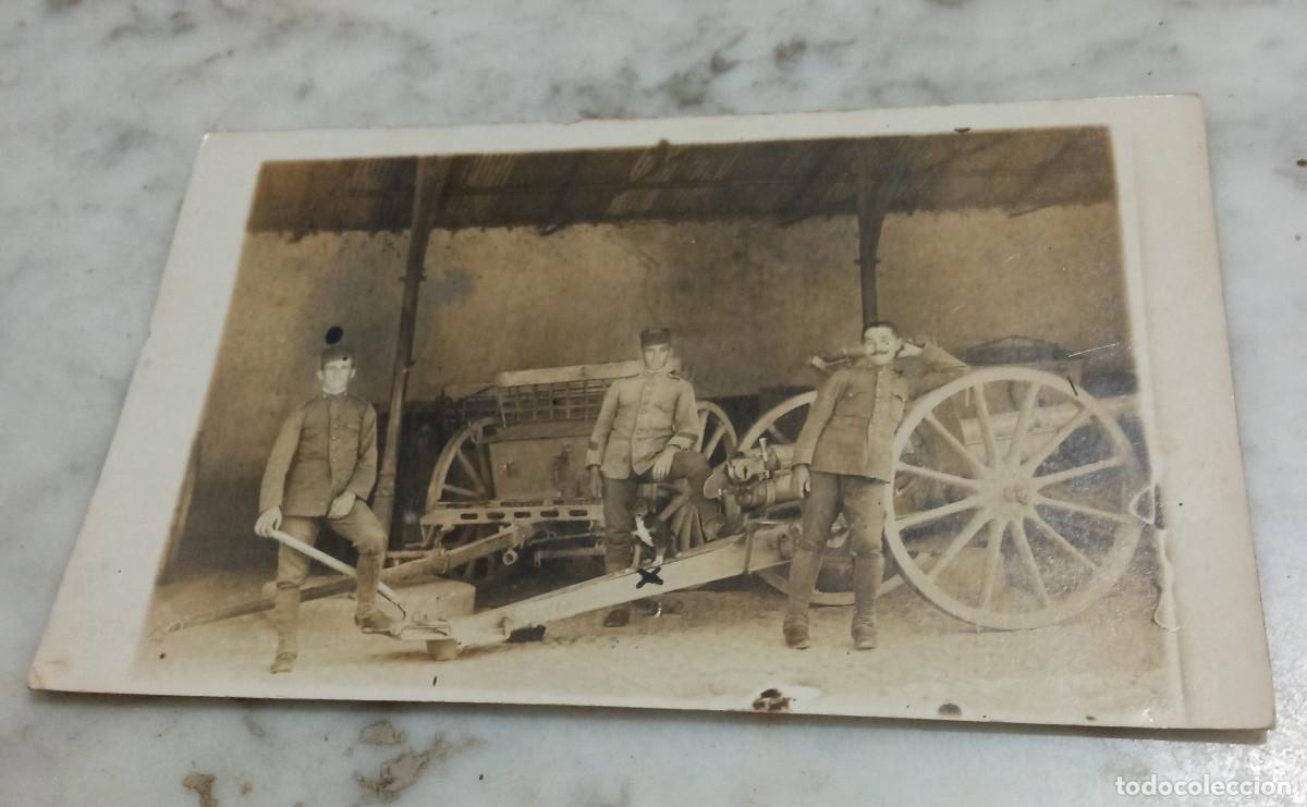 Militaria: Artilleros con ca&ntilde;&oacute;n.Fot&oacute;grafo E Villalba-Legan&eacute;s