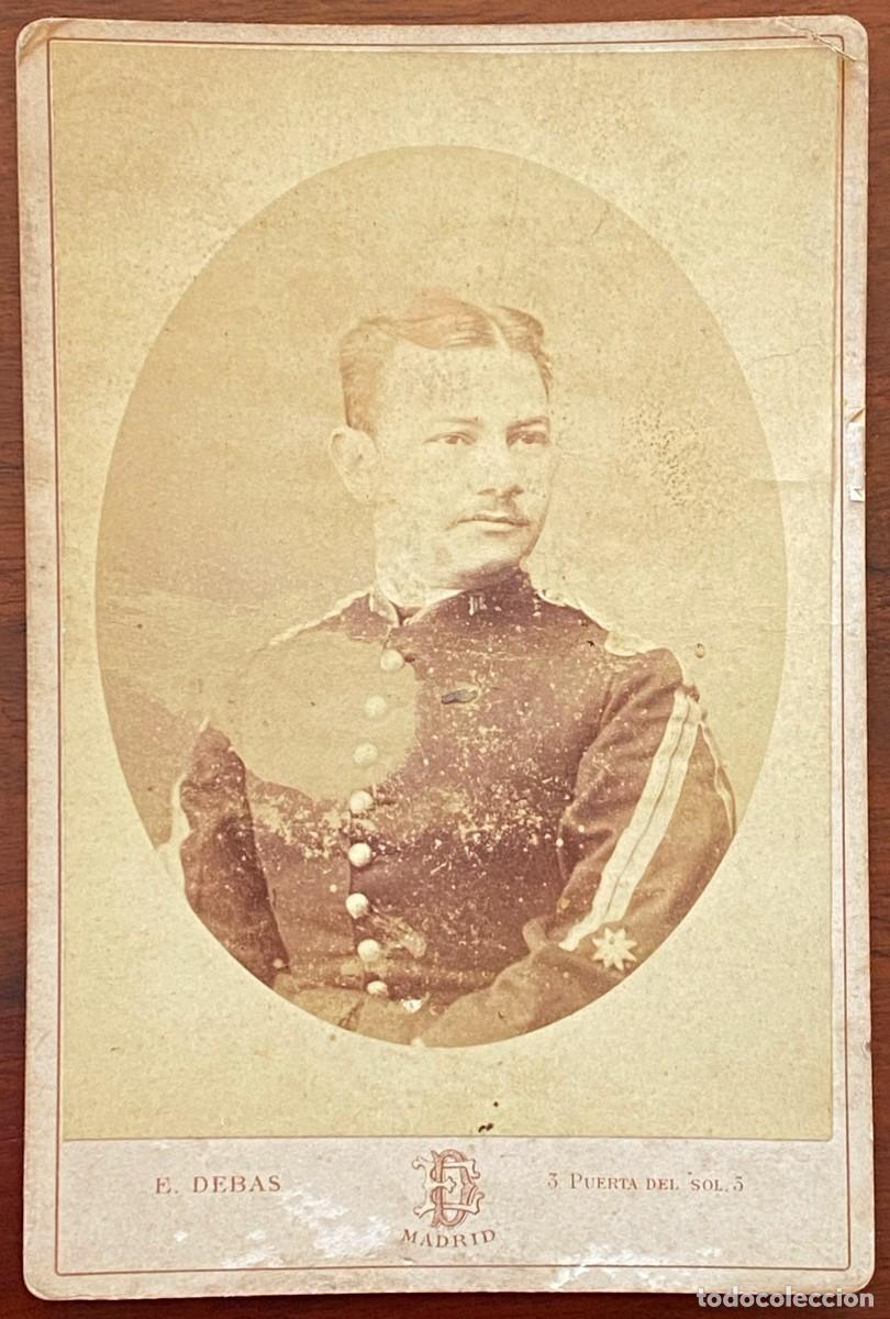 Militaria: FOTOGRAFIA ALBUMINA DE OFICIAL SIGLO XIX, CON DEDICATORIA Y FIRMA EN 1883 FOTOGRAFIA DE E. DEBAS DE
