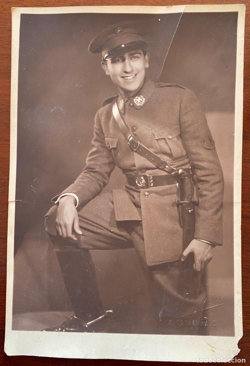 Militaria: ANTIGUA FOTOGRAFIA DE MILITAR DE SANIDAD, EPOCA DE LA REPUBLICA, MIDE 17 X 11,5 CMS.