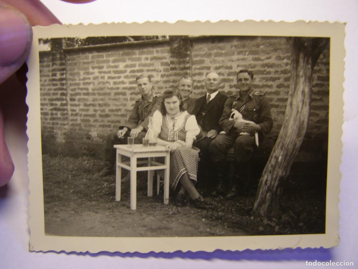 Militaria: Fotograf&iacute;a de soldados y civiles alemanes , II Guerra Mundial.