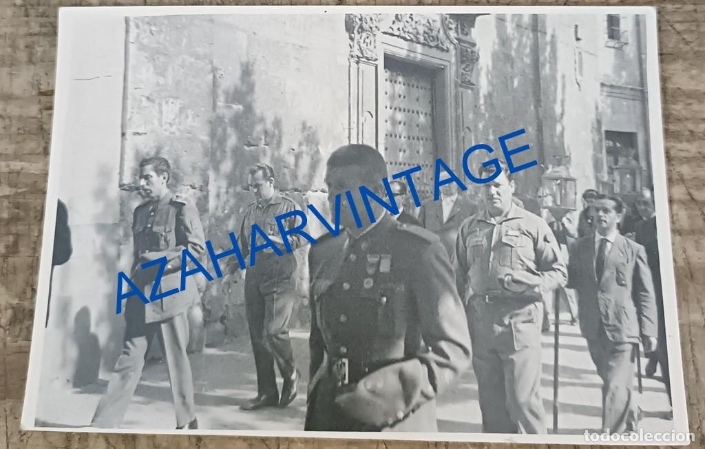Militaria: ANTIGUA FOTOGRAFIA CARLISTAS, REQUETE, EN UNA PROCESION, 105X75MM