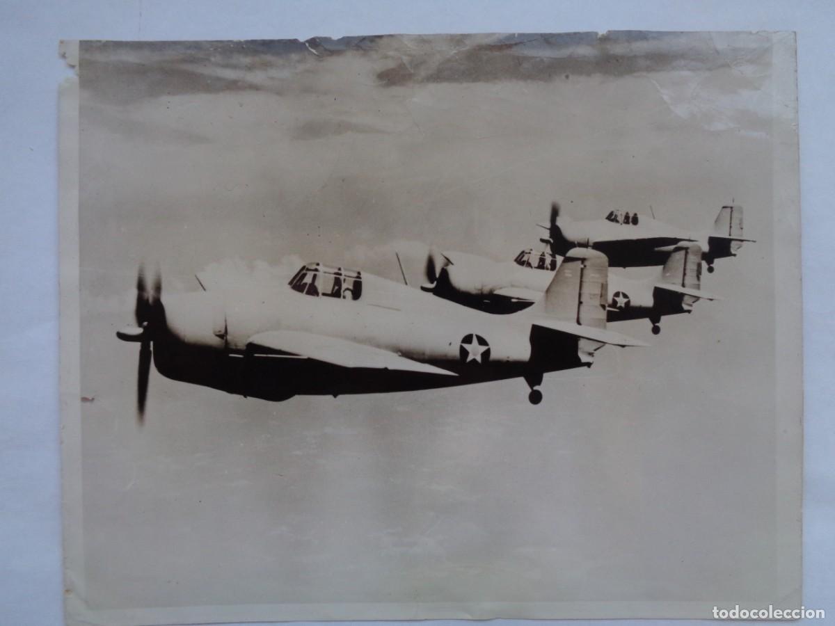 Military Antiques: AVIACION - 2&ordf; GUERRA MUNDAL : GRAN FOTO DE AVIONES CAZA EN VUELO ..... 20,5 X 25,5 CM