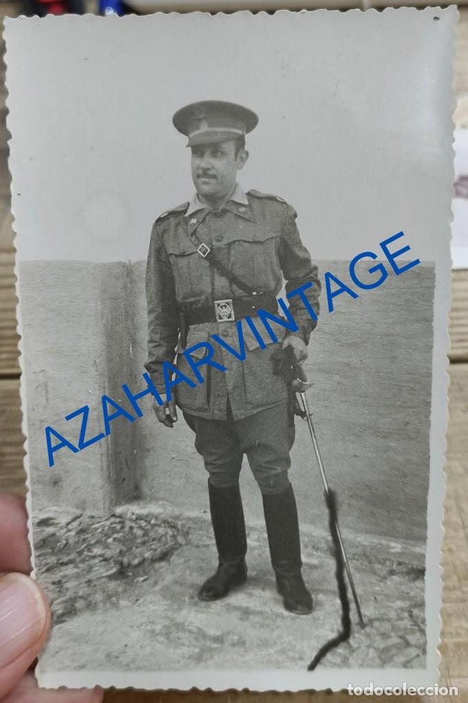 Militaria: ANTIGUA FOTOGRAFIA DE UN MILITAR CON SABLE, 9X14 CMS