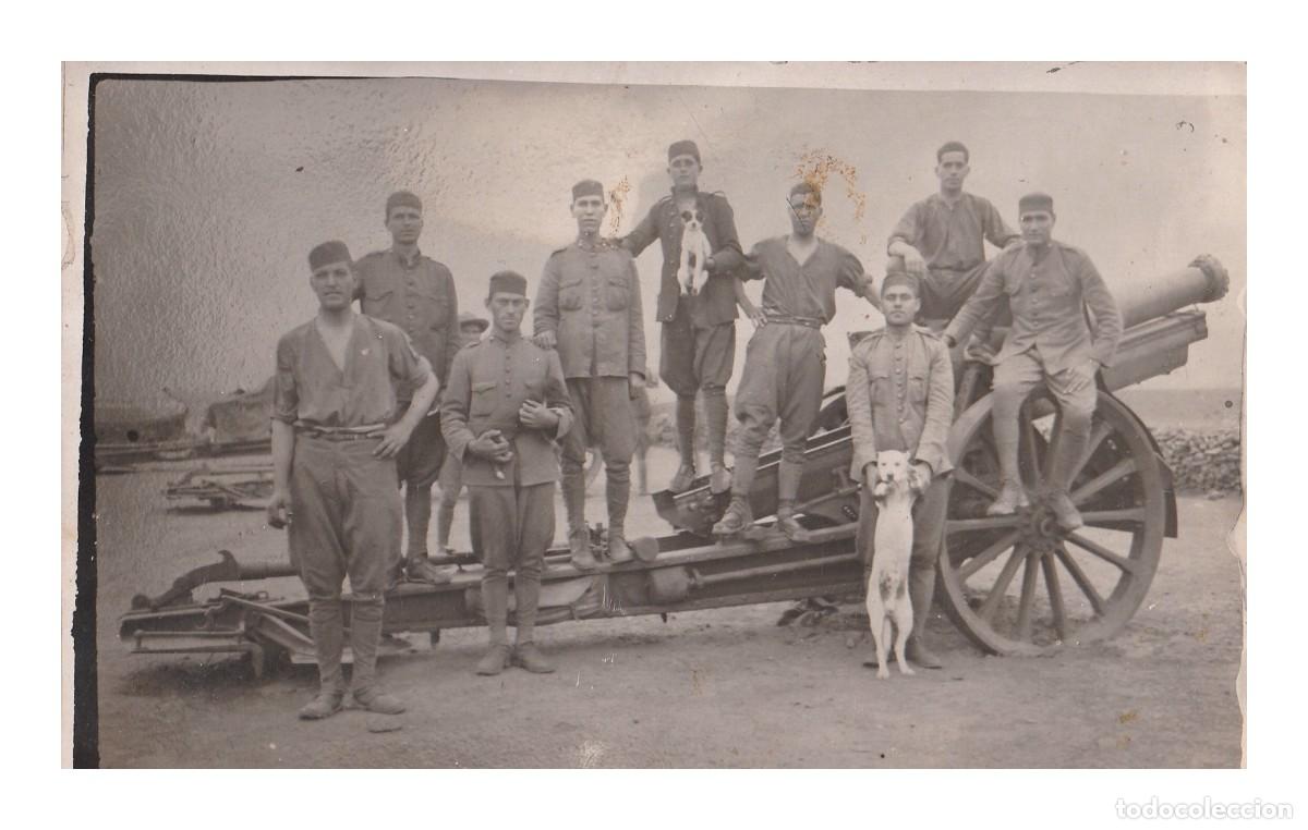 Militaria: ANTIGUA FOTOGRAF&Iacute;A, GRUPO DE MILITARES CON CA&Ntilde;&Oacute;N - TARJETA UNI&Oacute;N UNIVERSAL DE CORREOS