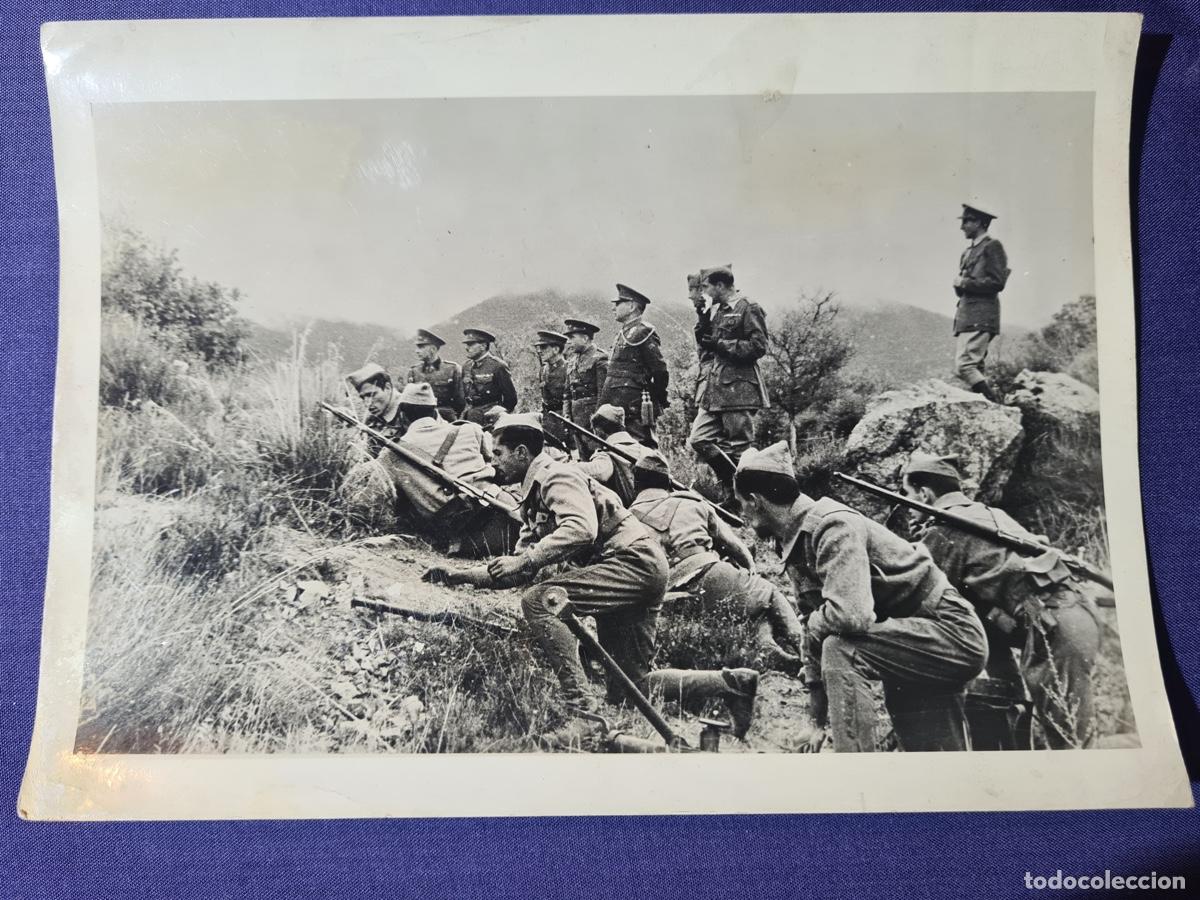 Militaria: Fotograf&iacute;a antigua los cadetes del ej&eacute;rcito Espa&ntilde;ol. A&ntilde;o 1943. Europapress Transocean foto.