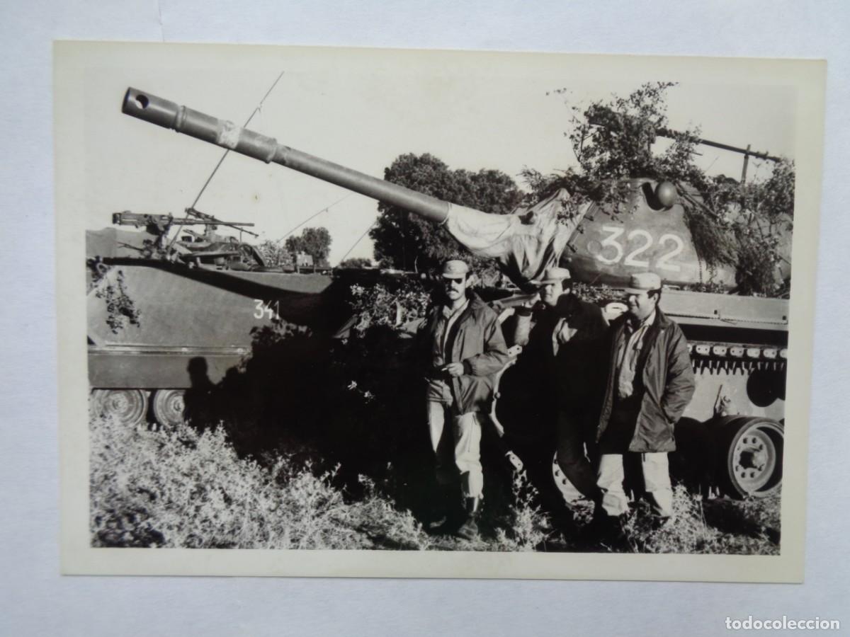 Militaria: FOTO DE MILITARES CARRISTAS DE MANIOBRAS, TANQUE MATRICULA 322