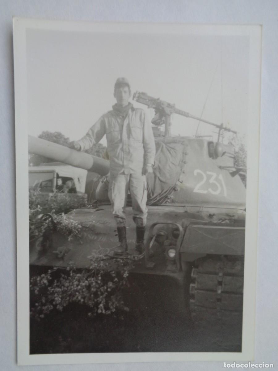Military Antiques: FOTO DE MILITAR CON ROPA DE CAMPA&Ntilde;A , TANQUISTA EN CARRO DE COMBATEMATRCULA 231