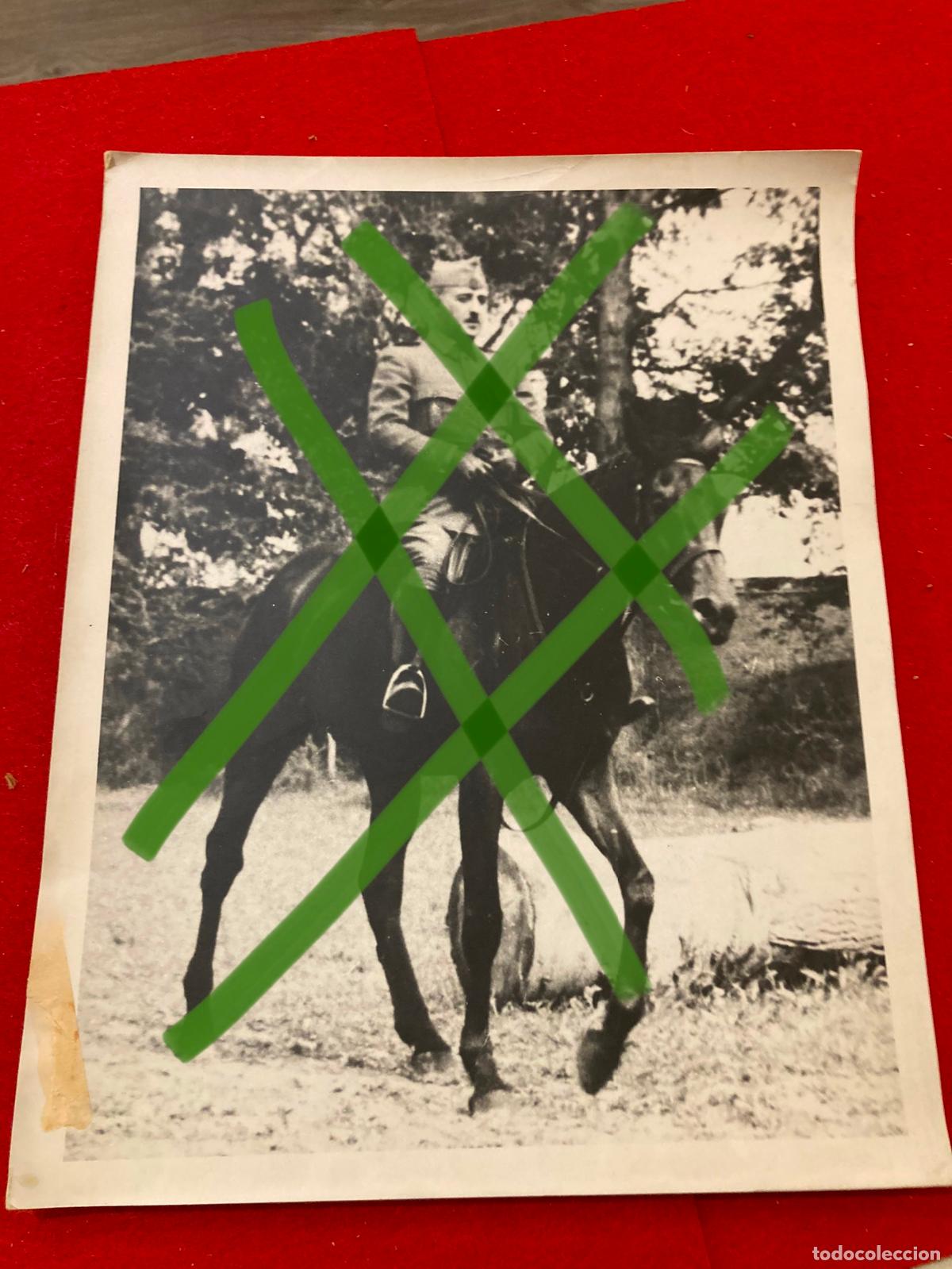 Military Antiques: Fotograf&iacute;a ecuestre Francisco Franco de militar a caballo foto original mide 30x24 cms