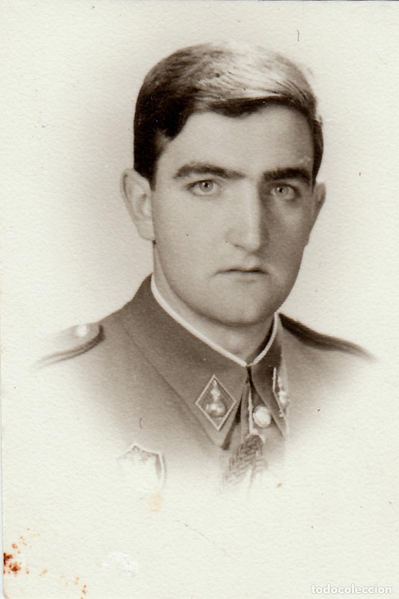 Militaria: Militar uniformado de artiller&iacute;a. A&ntilde;os 40. &ntilde;s