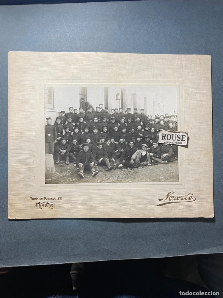 Military Antiques: MILITAR - ANTIGUA FOTOGRAFIA MILITARES EPOCA DE ALFONSO XIII - FOTO MARTE , MESON DE PAREDES 33 MADR