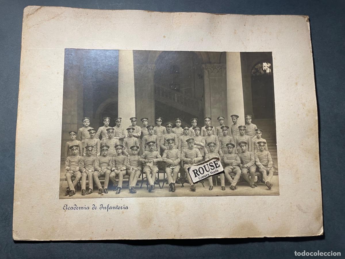 Military Antiques: MILITAR - ANTIGUA FOTOGRAFIA PERIODO ALFONSO XIII - ACADEMIA DE INFANTERIA , PARTE POSTERIOR NOMBRES