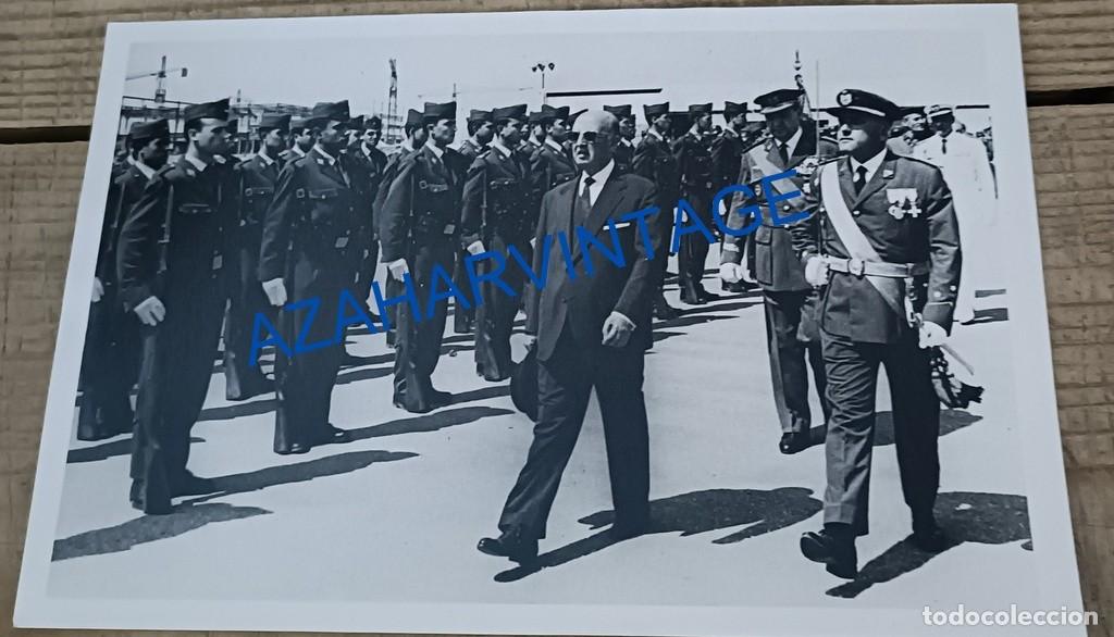 Militaria: ANTIGUA FOTOGRAFIA, FRANCO PASANDO REVISTA A TROPAS DE AVIACION, 178X128MM