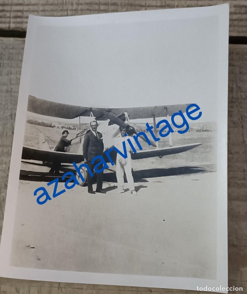 Militaria: AVIACION, A&Ntilde;OS 20, PILOTO ANTE SU AVION, MUY RARA, 110X85MM