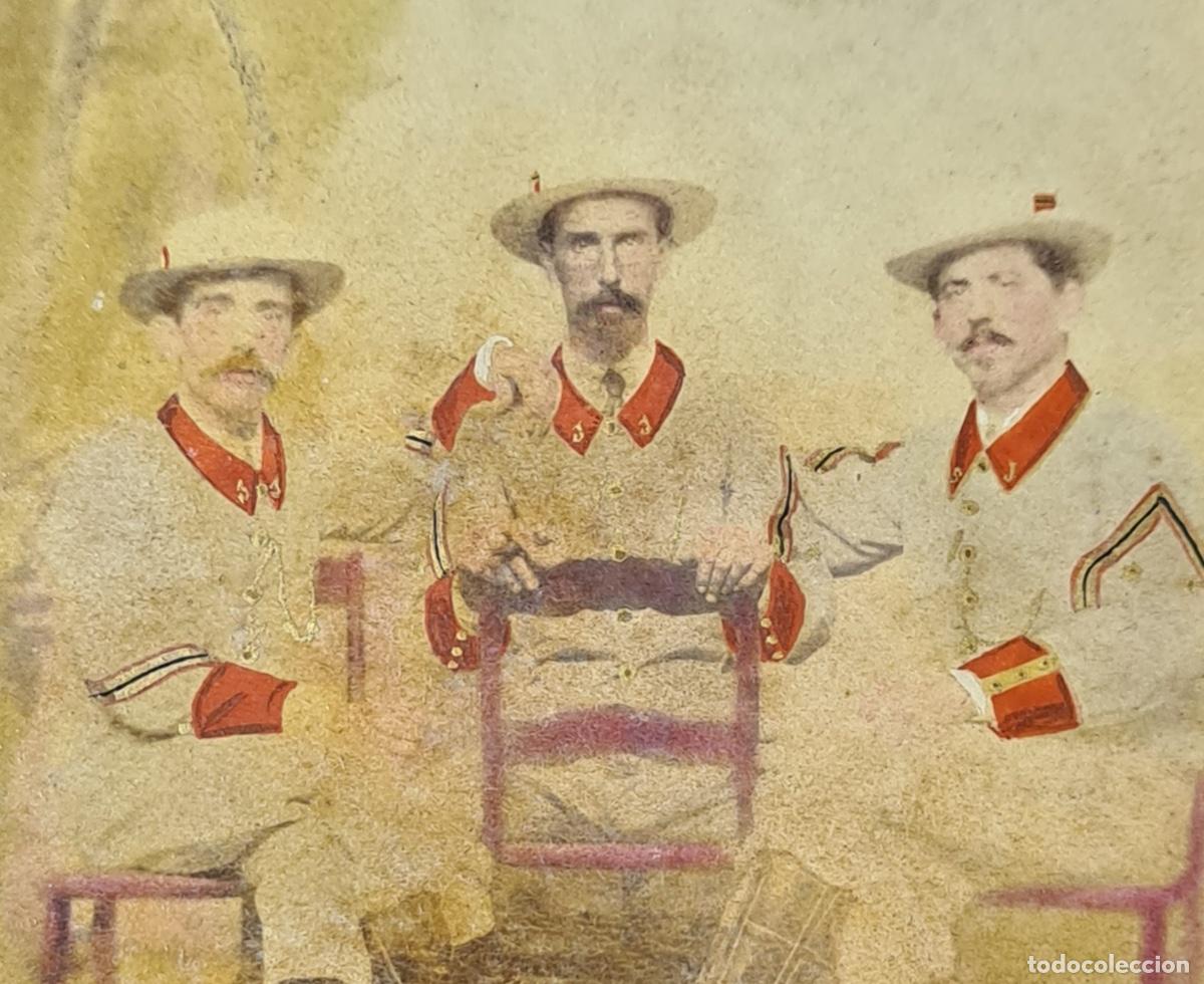 Militaria: Cuba colonial 1870. CDV fotograf&iacute;a antigua de un oficial dedicada a una persona de la aristocracia.
