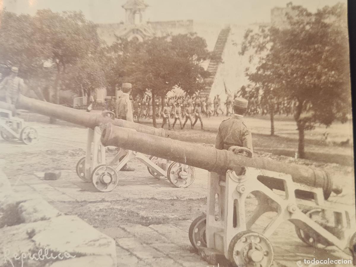 Militaria: Cuba 1902. Fotograf&iacute;a hist&oacute;rica. Visita del presidente a la Fortaleza San Carlos de la Caba&ntilde;a.
