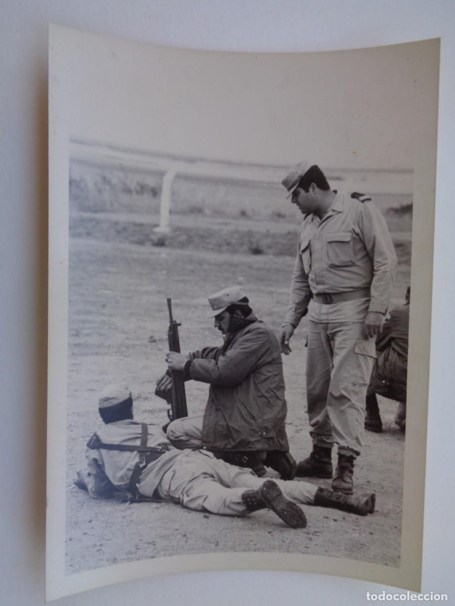 Military Antiques: FOTO DE MILITAR CON ROPA DE CAMPA&Ntilde;A EN PRUEBAS DE TIRO CON CETME