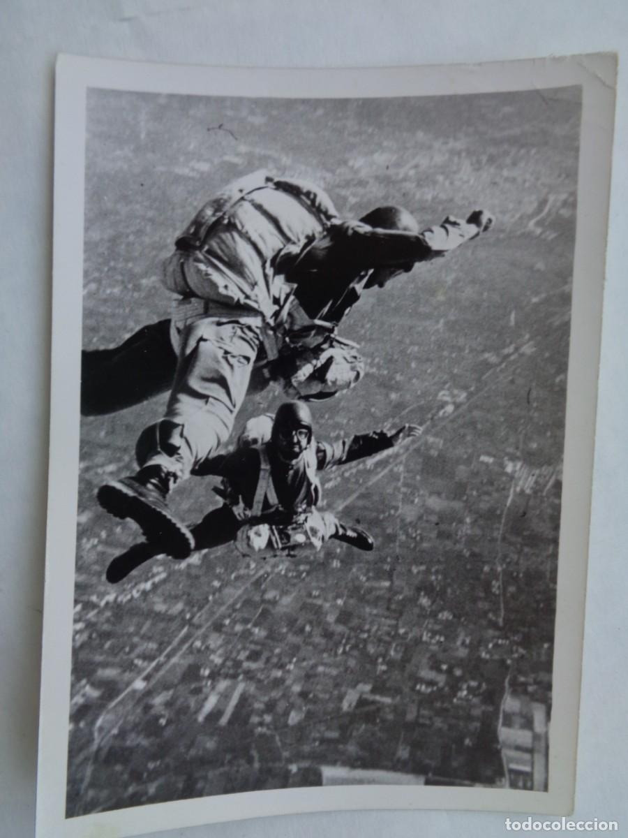 Military Antiques: BRIGADA PARACAIDISTA , BRIPAC - AVIACION : FOTO DE PARACAS EN PLENO SALTO