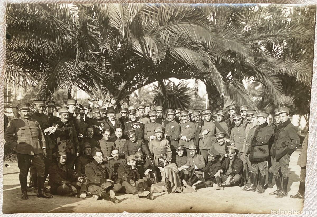 Militaria: ANTIGUA FOTOGRAFIA DE OFICIALES POSANDO, 1915 APROXIMADAMENTE, MIDE 17,3 X 11,8 CMS.