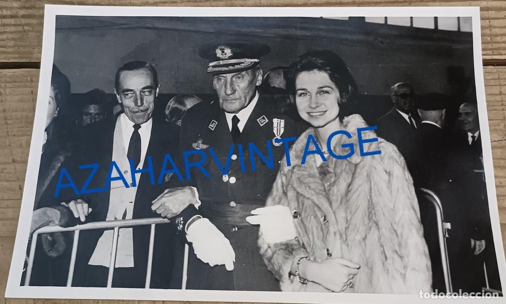 Militaria: AVIACION, S.A.R. EL INFANTE DE ORLEANS CON LA REINA DO&Ntilde;A SOFIA, 178X128MM