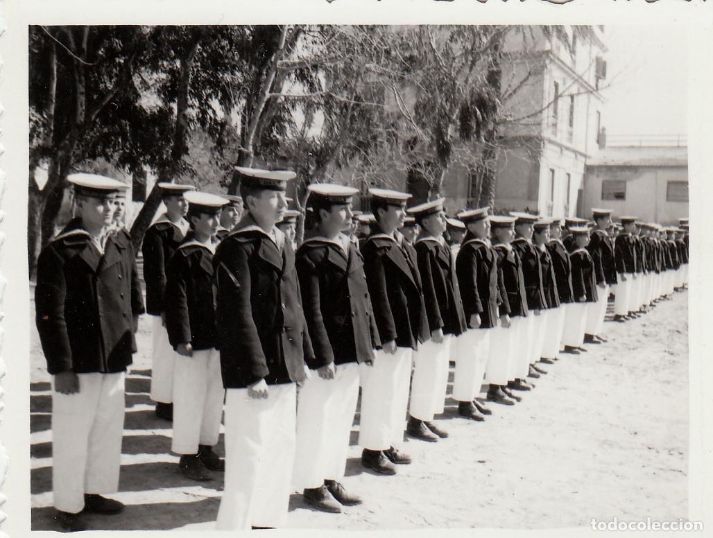 Militaria: Armada. Chicos marineros en formaci&oacute;n. A&ntilde;os 50-60 h aa