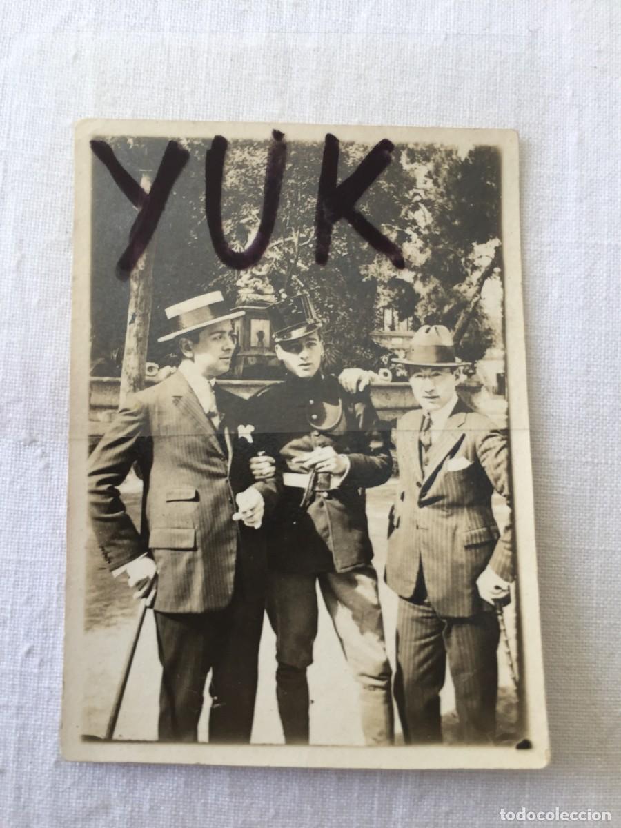 Militaria: ANTIGUA FOTOGRAFIA DE MILITAR O GUARDIA CON GORRO ROS - A&Ntilde;OS 10-20