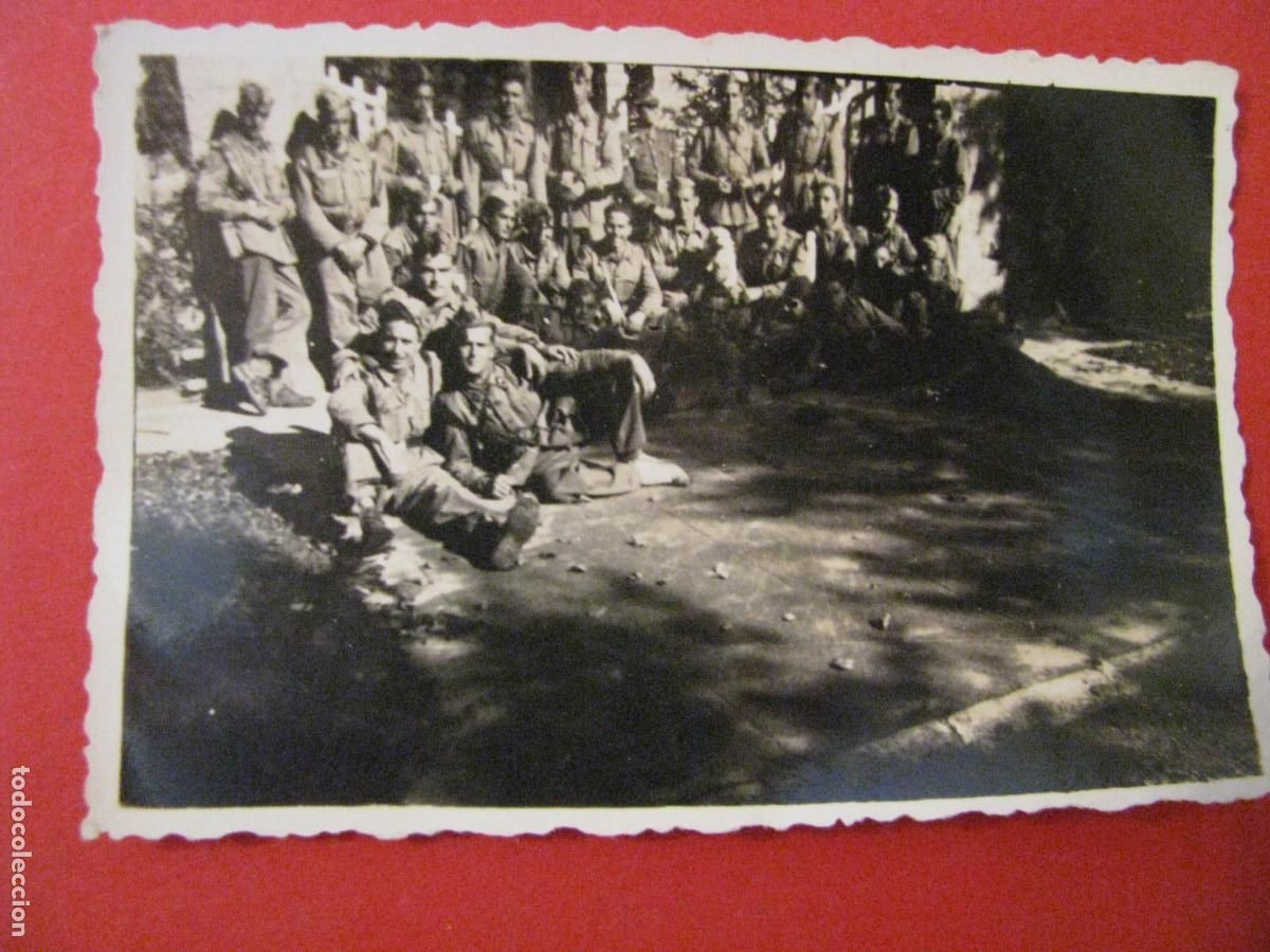 Militaria: FOTO DE MILITARES. 8,5X6 CM. A&Ntilde;OS 50.
