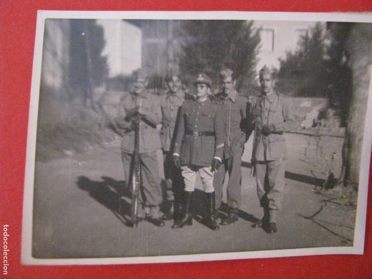 Militaria: FOTO DE MILITARES. 8,5X6 CM. A&Ntilde;OS 50.