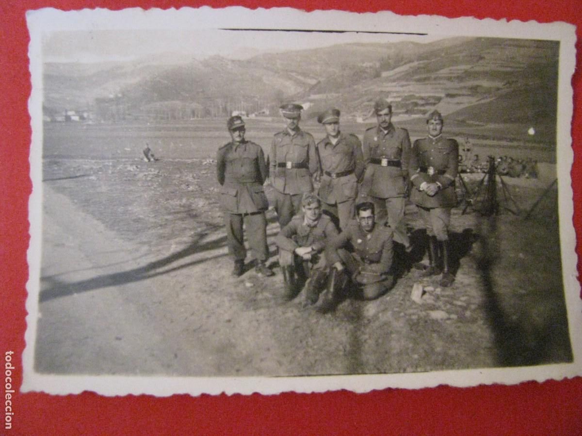 Militaria: FOTO DE MILITARES. 8,5X6 CM. A&Ntilde;OS 50.
