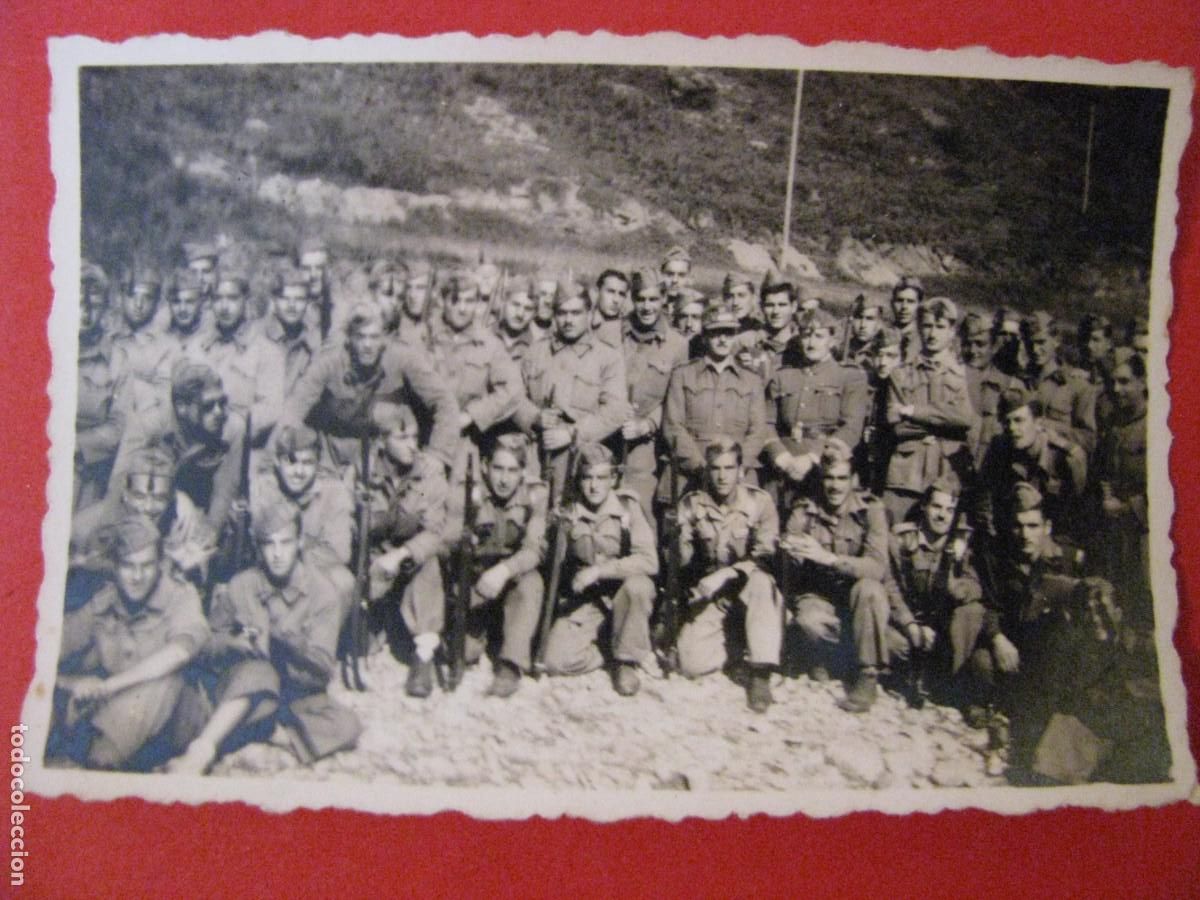 Militaria: FOTO DE MILITARES. 8,5X5,5 CM. 1947.