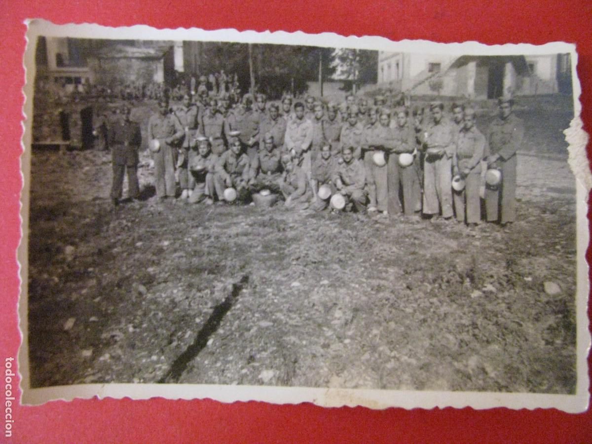 Militaria: FOTO DE MILITARES. 8,5X6 CM. A&Ntilde;OS 50.