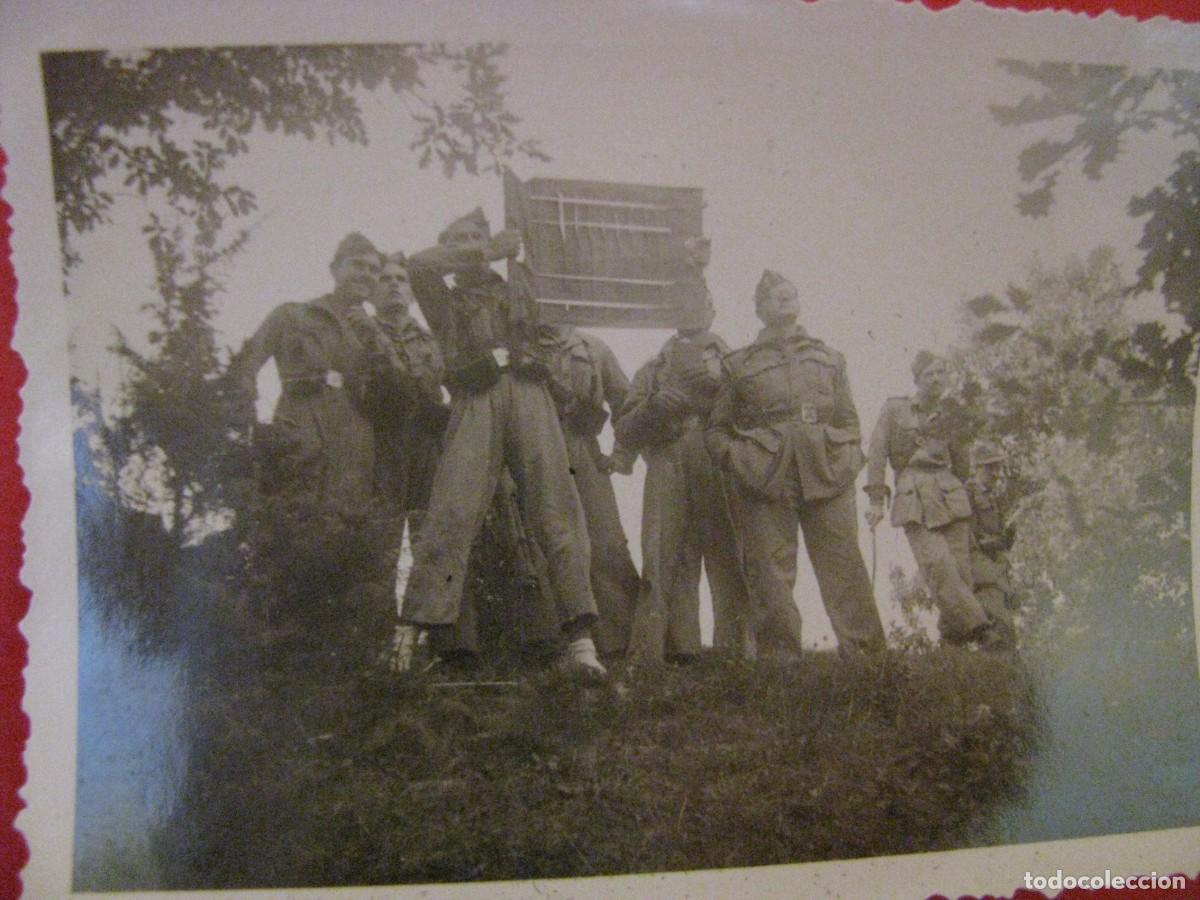 Militaria: FOTO DE MILITARES. 8,5X6 CM. A&Ntilde;OS 50.