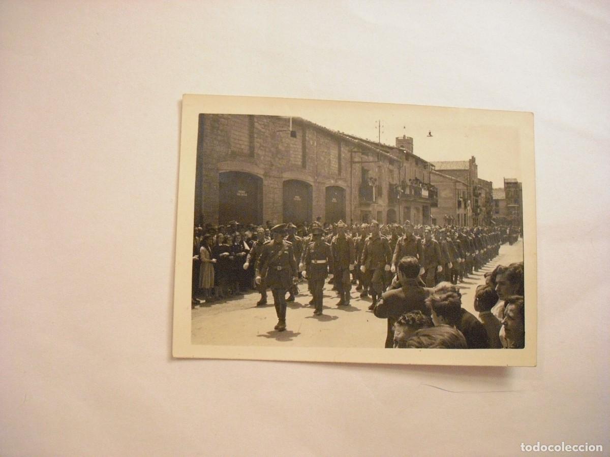 Militaria: FOTO MILITAR DE UN DESFILE