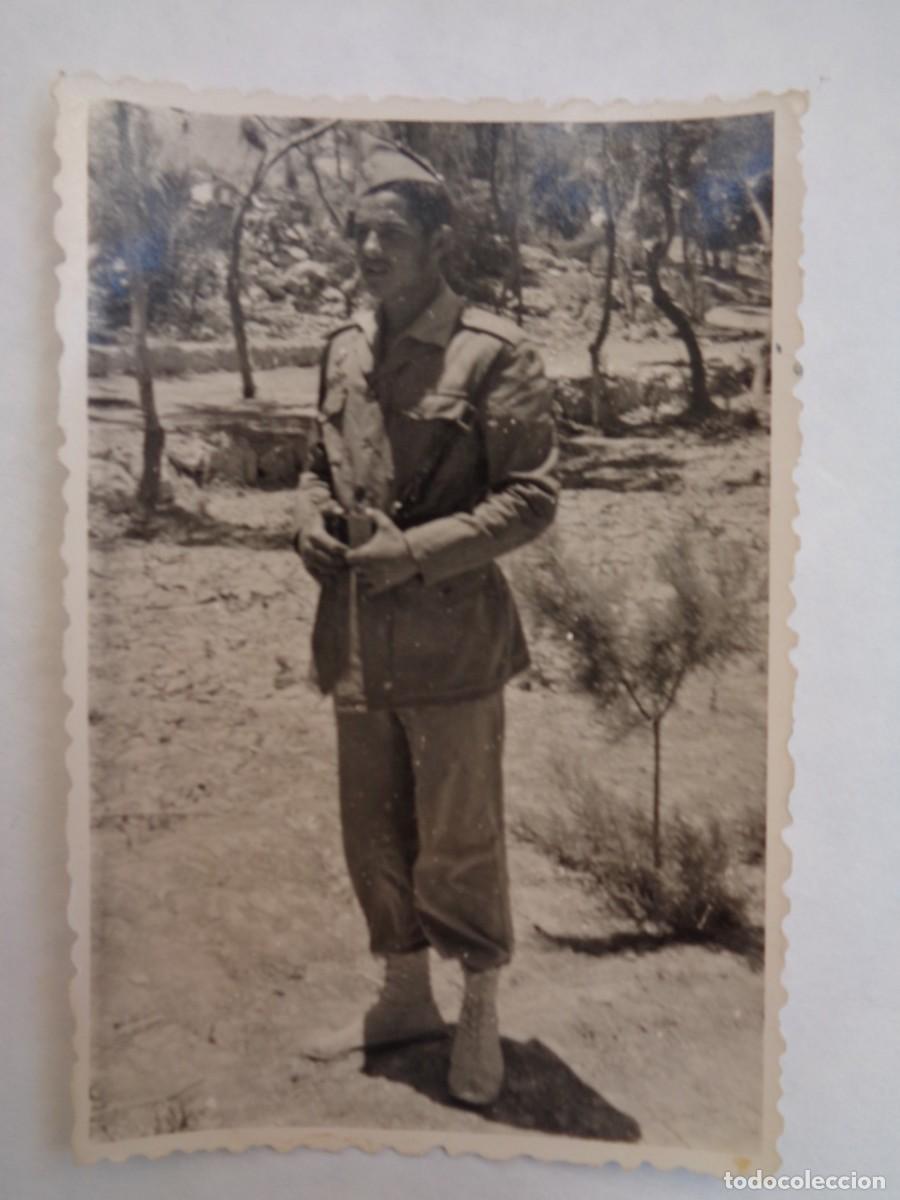 Militaria: LA LEGION : FOTO DE LEGIONARIO CON CHAPIRI Y BOTINES