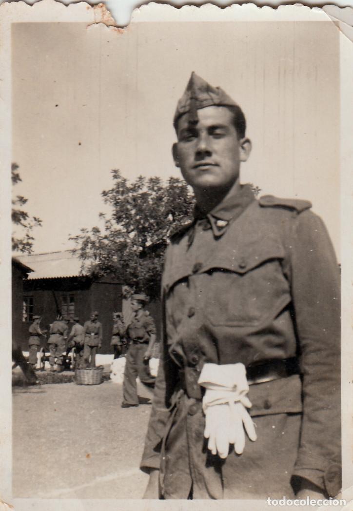 Militaria: Guapo joven militar con uniforme. A&ntilde;os 50 &ntilde;h