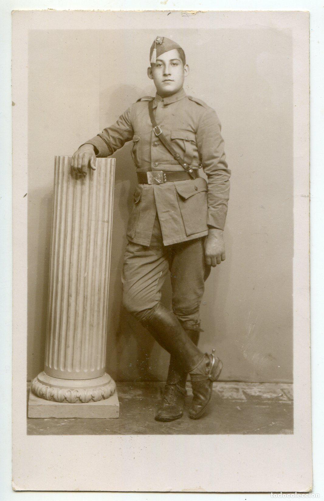 Militaria: Fotograf&iacute;a de militar, sin indicaci&oacute;n de fot&oacute;grafo 8,3x13,4 cm