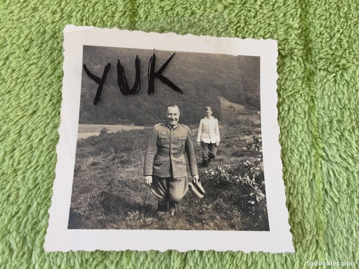 Militaria: *** FOTO ORIGINAL DE OFICIAL Y SOLDADO ALEMAN *** III REICH *** 2&ordf; SEGUNDA GUERRA MUNDIAL ***