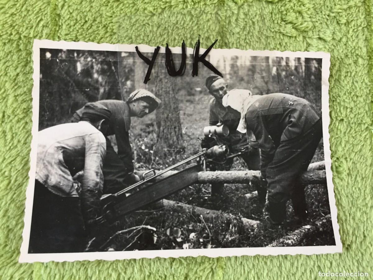 Militaria: ** FOTO ORIGINAL DE SOLDADOS ALEMANES CORTANDO LE&Ntilde;A *** III REICH *** 2&ordf; SEGUNDA GUERRA MUNDIAL ***