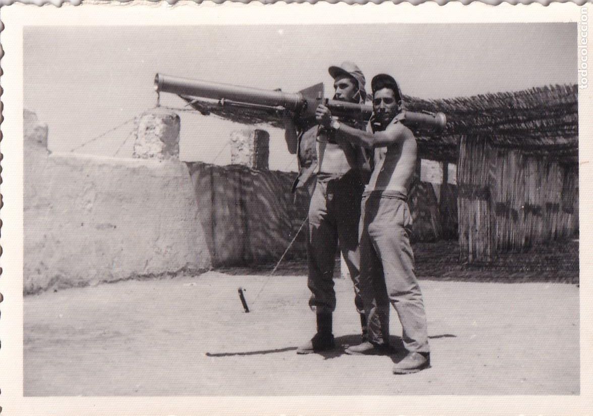 Militaria: SIDI IFNI, FOTOGRAFIA DE UN LEGIONARIO A&Ntilde;O 61 FOTO MARILUZ, CAMPAMENTO DE RECLUTOIDES