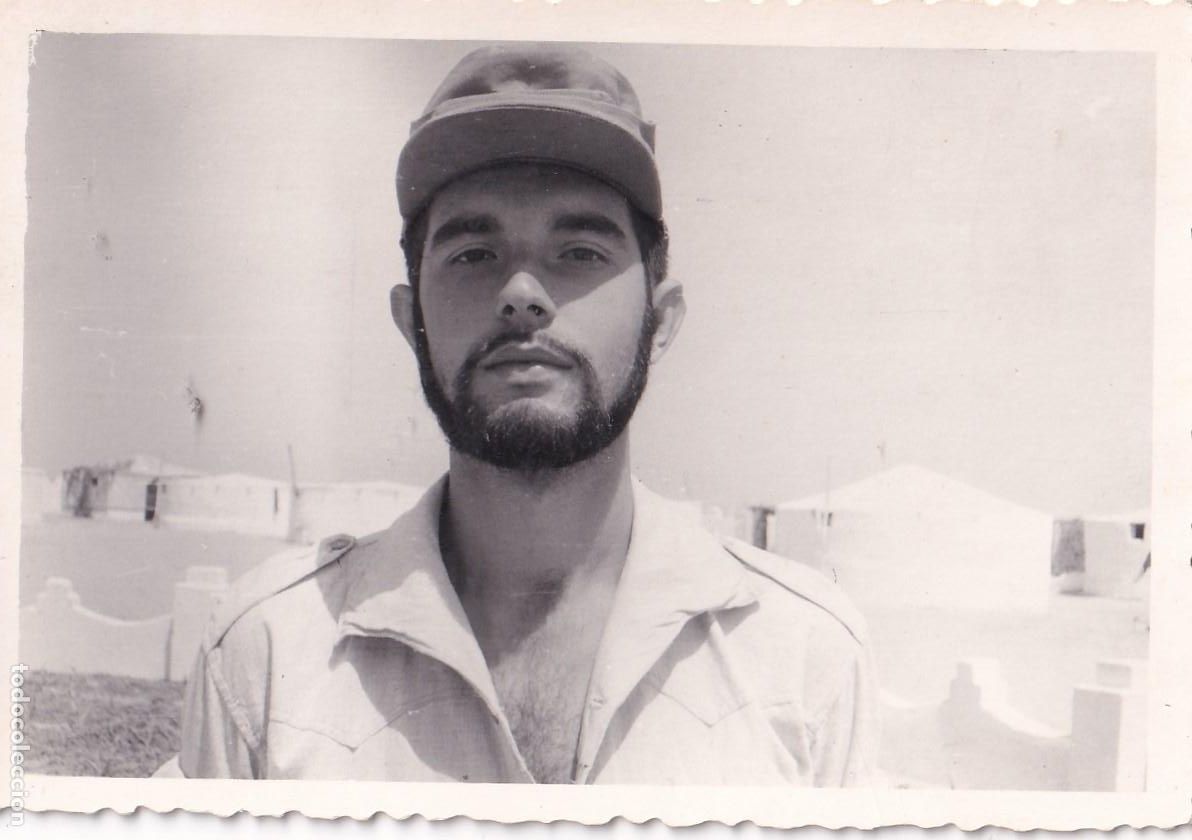 Militaria: SIDI IFNI, FOTOGRAFIA DE UN LEGIONARIO A&Ntilde;OS 60 UNOS 10,50 X 7CM